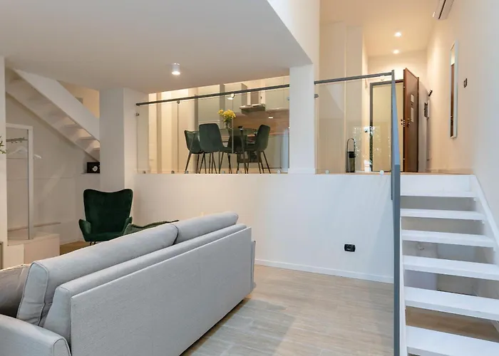 Aiello - Citylife Apartahotel Milán