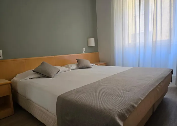 Mokinba Sant'ambroeus מלון