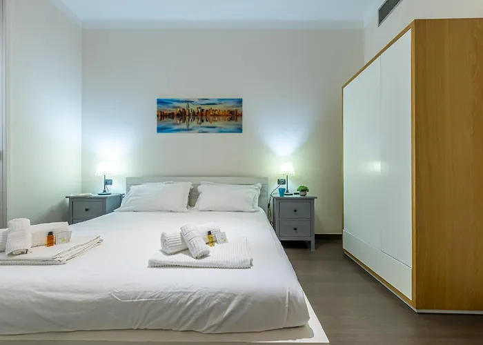 Sant' Ambrogio Flat 아파트 *