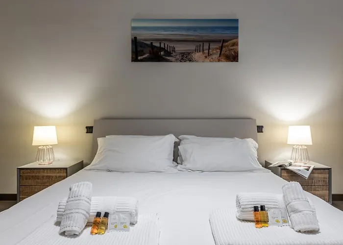 Sant' Ambrogio Flat 아파트 *