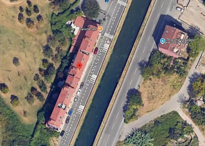 With Terrace And Loft With Garden In Naviglio Pavese