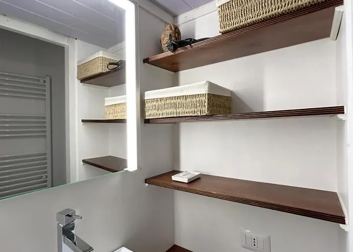 With Terrace And Loft With Garden In Naviglio Pavese Gasthof Mailand