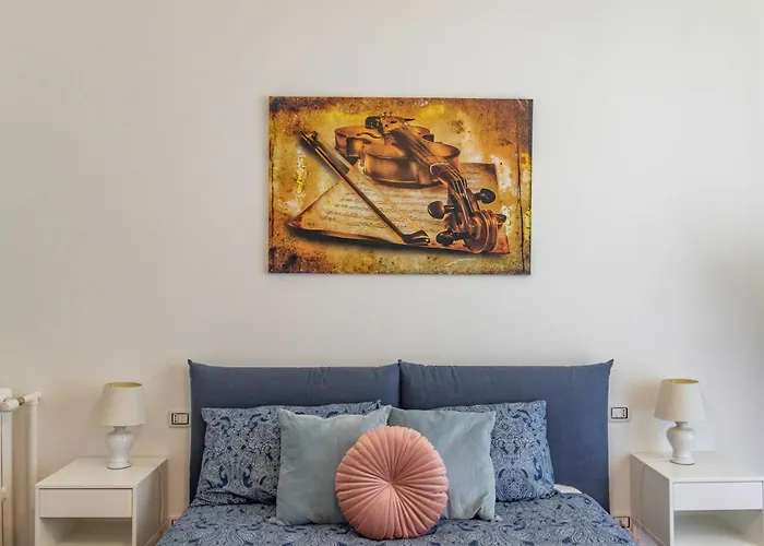 Stradivarius House - Carozzi Mailand