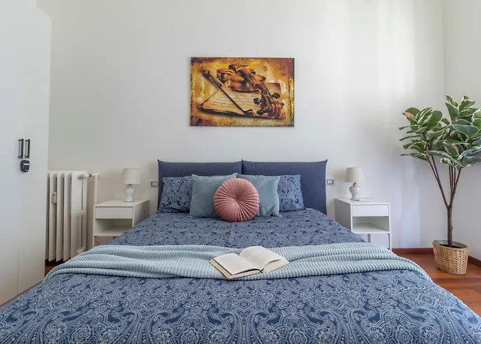 Stradivarius House - Carozzi * Mailand