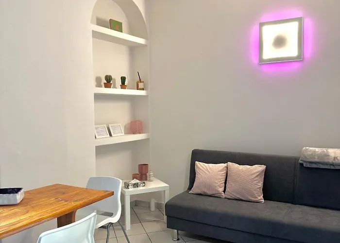 Navigli Metro4-tram2-naviglio Grande * Milano