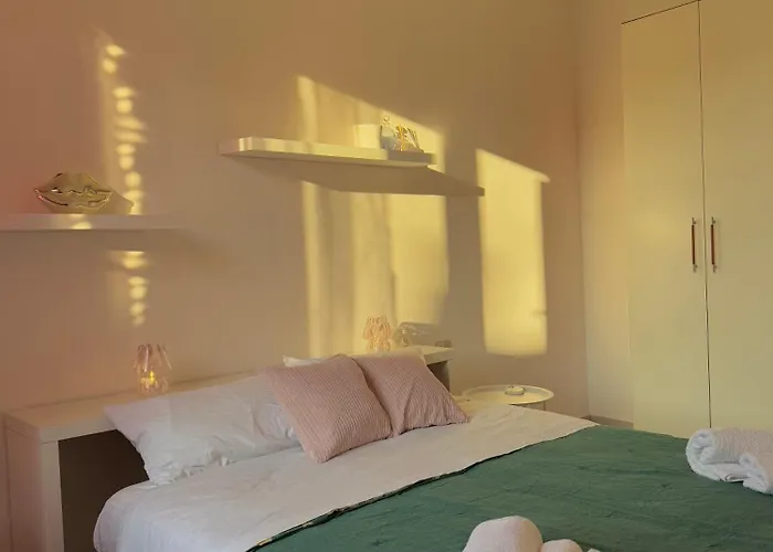 Navigli Metro4-tram2-naviglio Grande