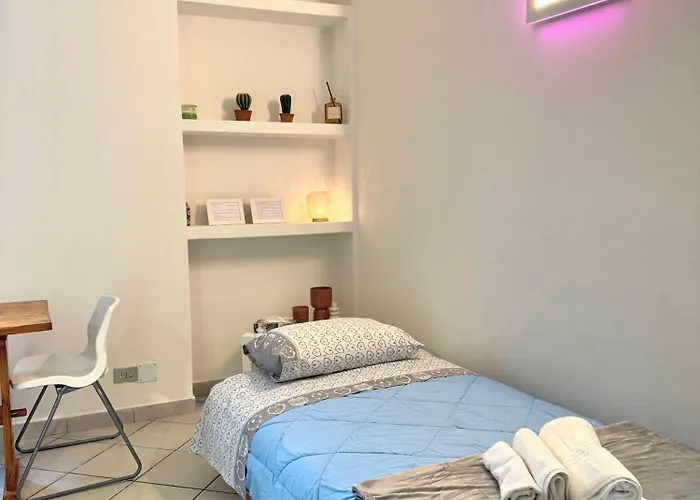 Navigli Metro4-tram2-naviglio Grande * Milano