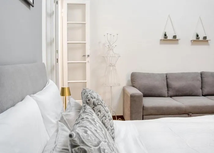 Charming Darsena - Amazing Position Next To Navigli *