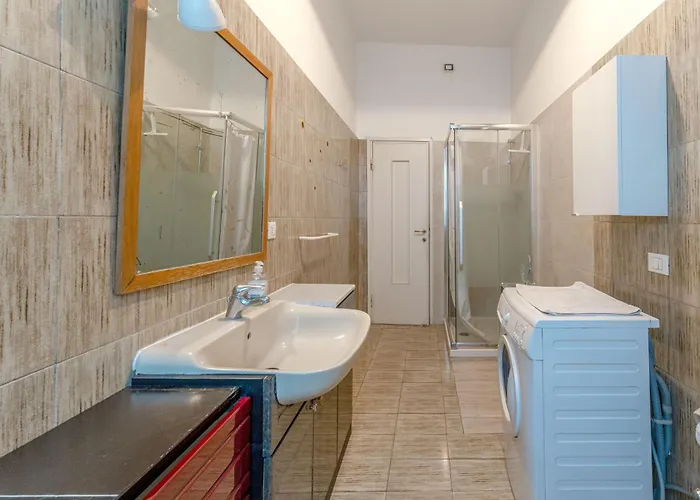 Apartment In Isola Garibaldi Milan