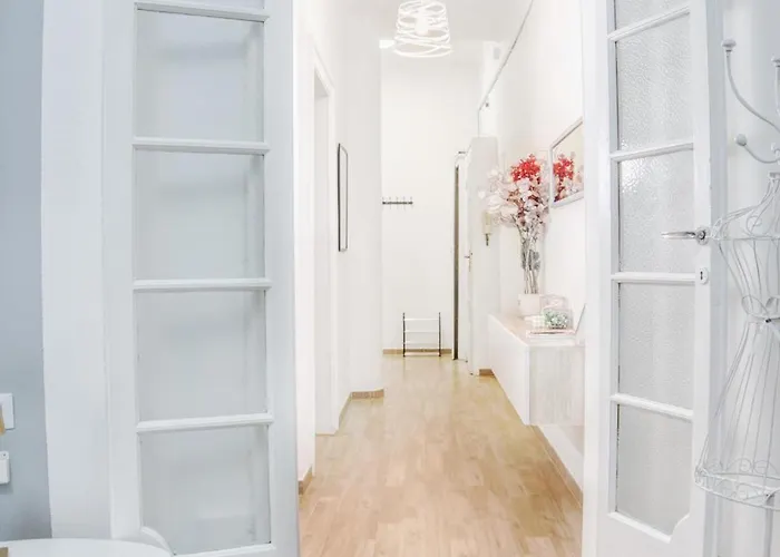 Charming Darsena - Amazing Position Next To Navigli *