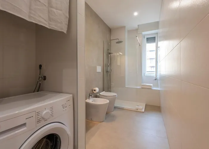 Bright 2 Bedrooms And 2 Bathrooms - B * Milán