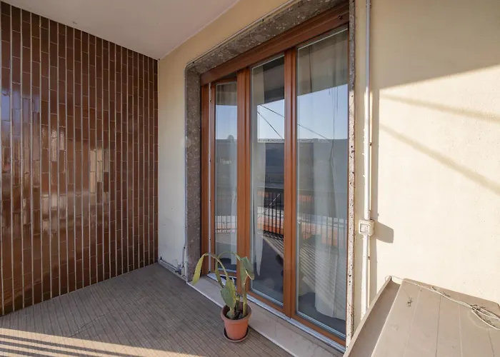 San Siro - Modern & Stylish 3 Bedroom With 2 Balconies Lotto Mm1-mm5 By Rentopolis *