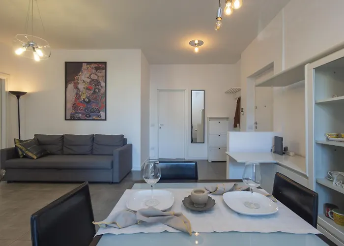 San Siro - Modern & Stylish 3 Bedroom With 2 Balconies Lotto Mm1-mm5 By Rentopolis