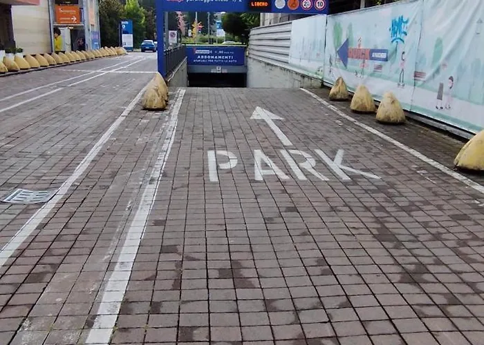 アパート Monolocale In Quartiere Nolo ミラノ