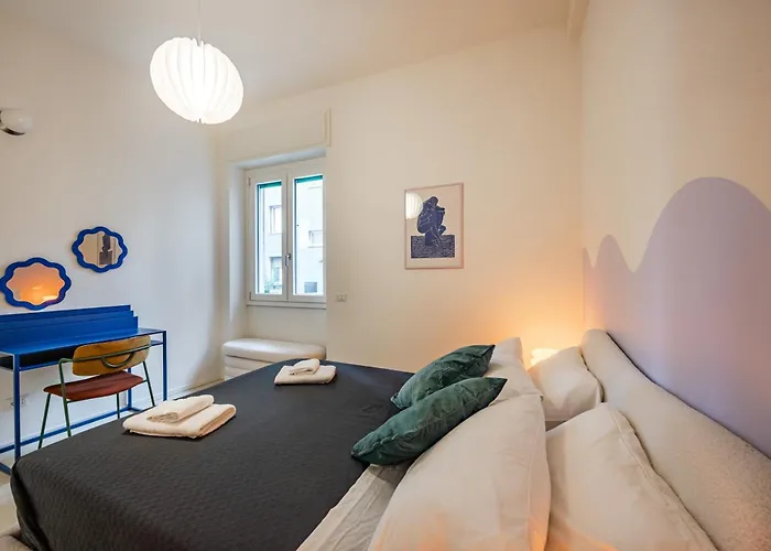 Design And Silence - Wide Renovated 2 Stops Form Daire *