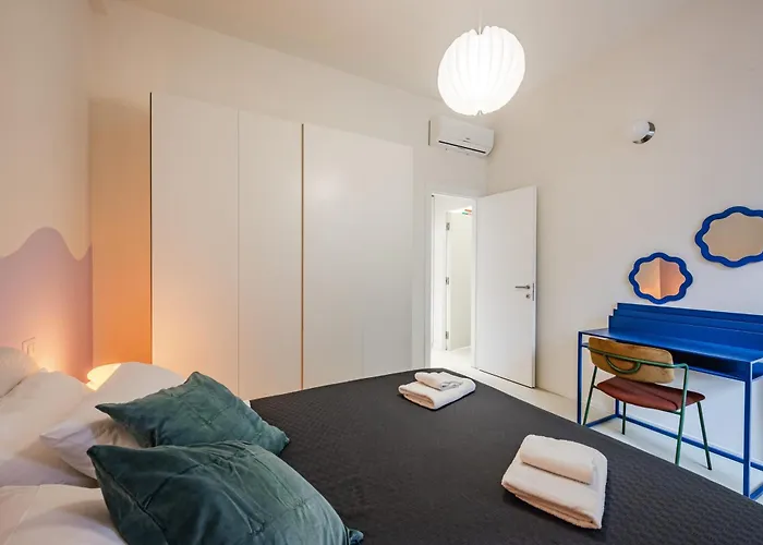 Design And Silence - Wide Renovated 2 Stops Form * Milán