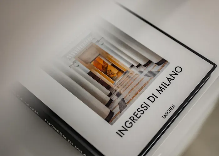 Design And Silence - Wide Renovated 2 Stops Form Milán