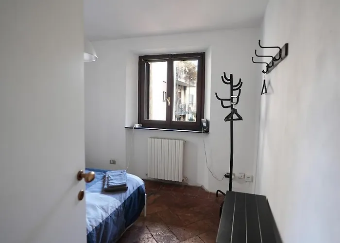 Very Vintage Milanese