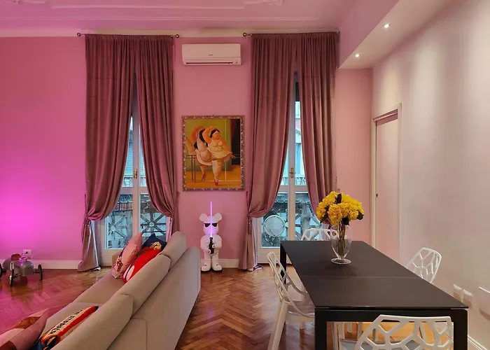 9 Guests 2 Together 2 And 3 Floor With, 4 Bedrooms, 4 Baths In Downtown With Ac, Wifi And Subway M1 M2 Airport Connected アパート ミラノ