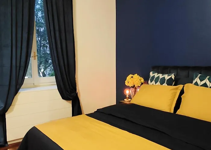 9 Guests 2 Together 2 And 3 Floor With, 4 Bedrooms, 4 Baths In Downtown With Ac, Wifi And Subway M1 M2 Airport Connected *