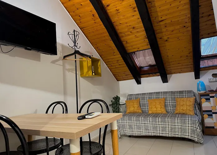 Hosting Dreams Attics - Duomo Milan