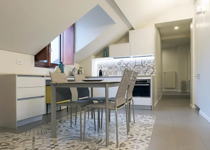 Comecasa Duomo Exclusive 2 Bedrooms *