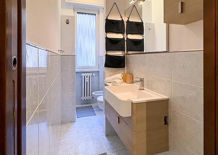 Moderno E Accogliente Bilocale Metro 4 Frattini Con Aria Condizionata E 15 Minutes To Center Апартаменты *
