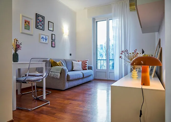 Moderno E Accogliente Bilocale Metro 4 Frattini Con Aria Condizionata E 15 Minutes To Center 밀라노