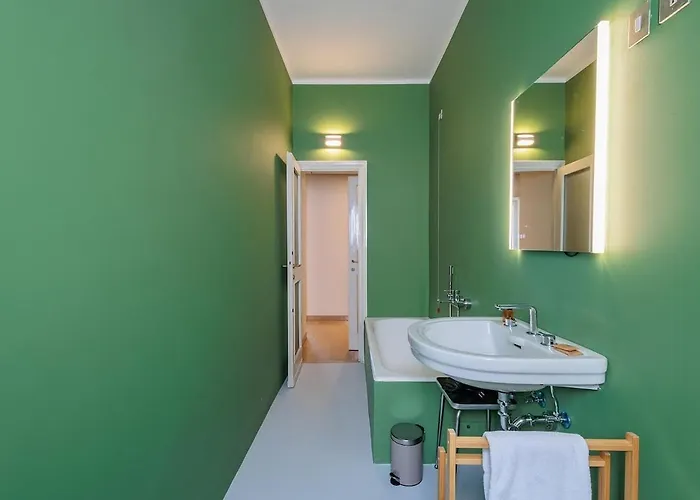 Appartement Station 3 Bedrooms & 2 Bathrooms - B Milaan