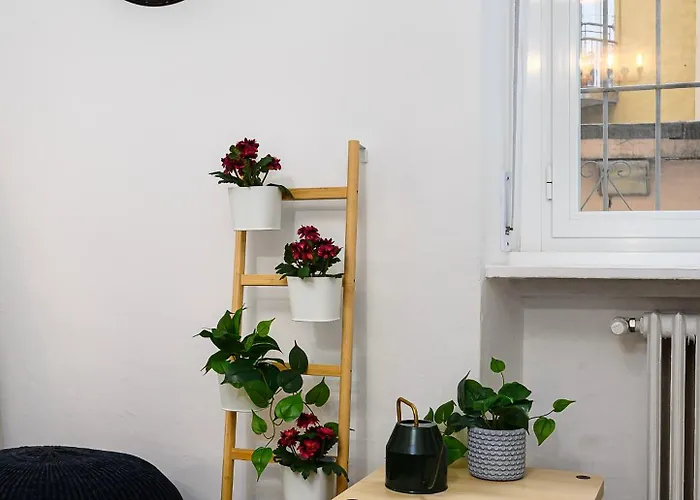 Insubria 8-dx - Monolocale Cool Apartmán *