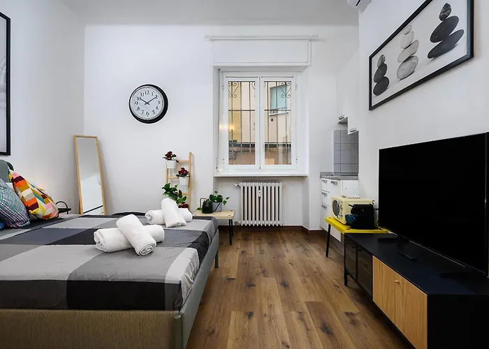 Insubria 8-dx - Monolocale Cool Apartmán *