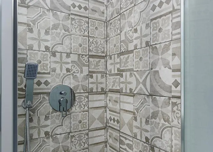 Insubria 8-dx - Monolocale Cool Apartmán