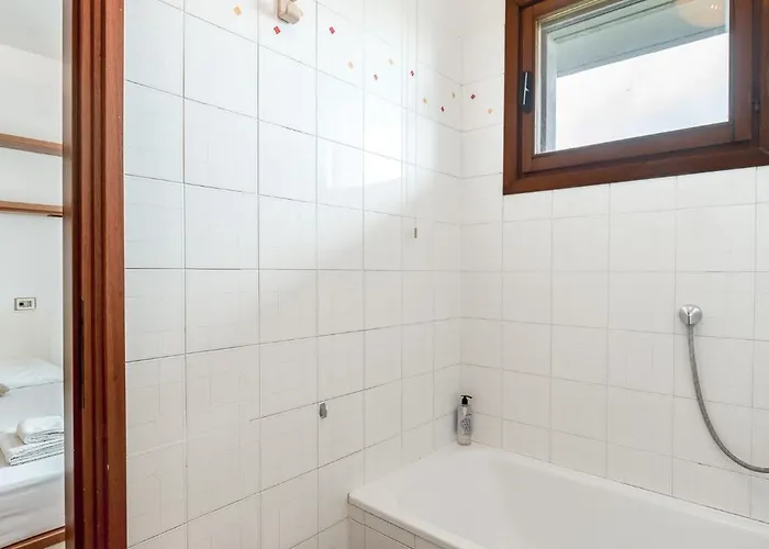 Quiet With Terrace - 20 Min From Duomo ميلان