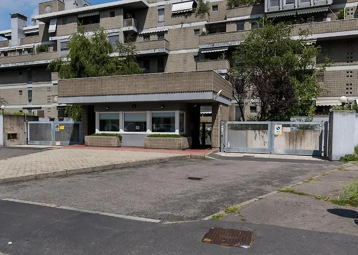 شقة Quiet With Terrace - 20 Min From Duomo ميلان