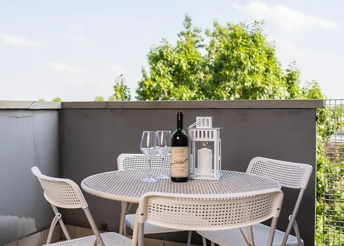 شقة Quiet With Terrace - 20 Min From Duomo *