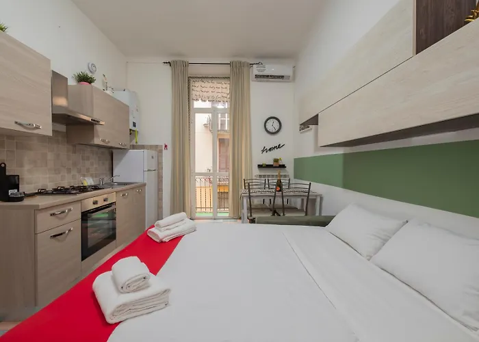 New In Downtown Close To Duomo * Milánó