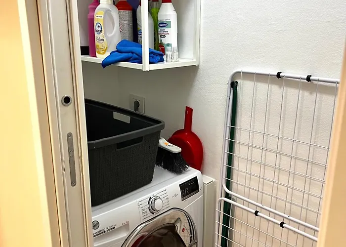 Moderno Bilocale Vicino Navigli E Bocconi Daire