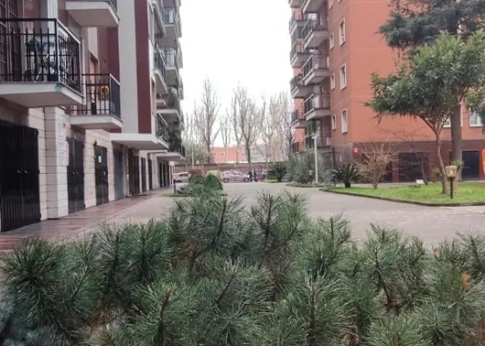 Michele Flat - Parcheggio - 10 Min Da Centro Lägenhet