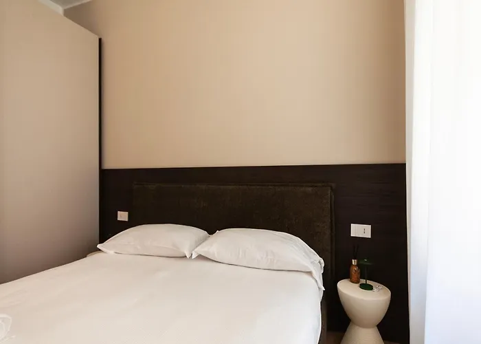 Youhosty - 2 Bedroom Porta Venezia Apartament