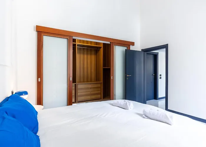 Blue Loft In The Heart Of Milan, Next To Metro Station