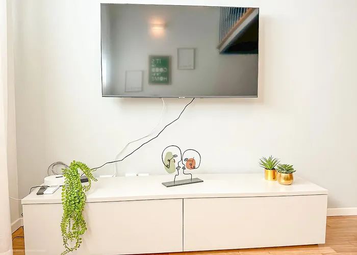 Brunacci - 5 Min Dai Navigli * Милан