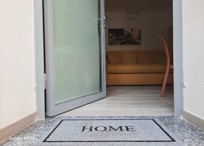 Naviglio Grande Apartment