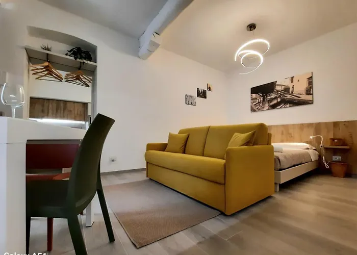 Apartment Naviglio Grande Milan