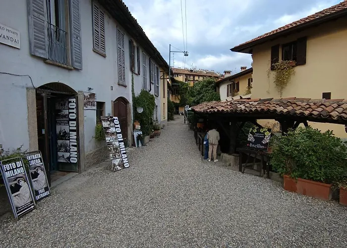 Naviglio Grande * Milan