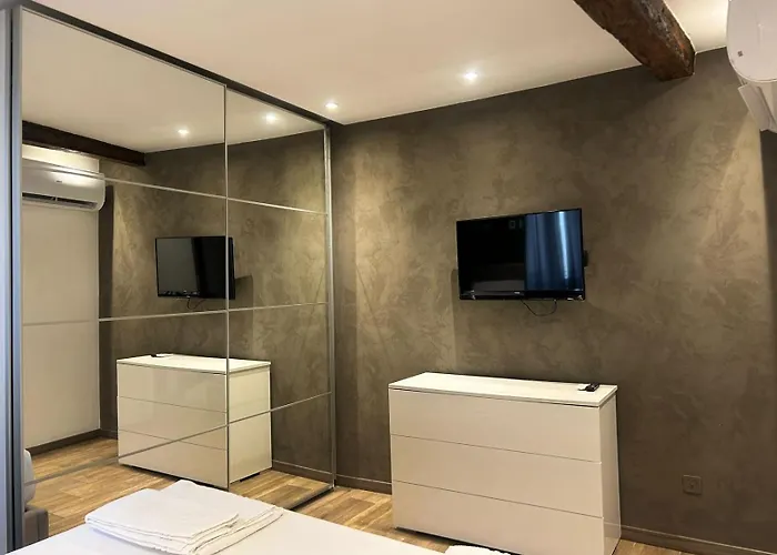 Leonardo Duplex Apartment *