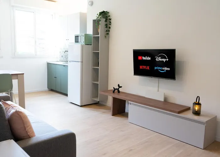 Arcimboldi's Nest - Close To Metro And Train