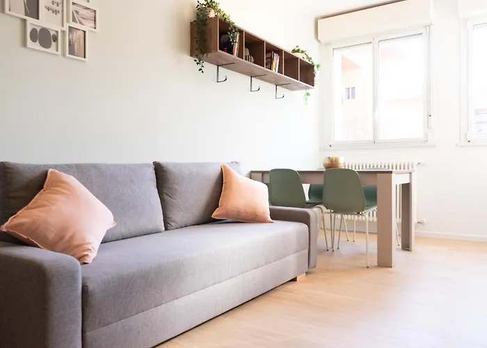 Arcimboldi's Nest - Close To Metro And Train