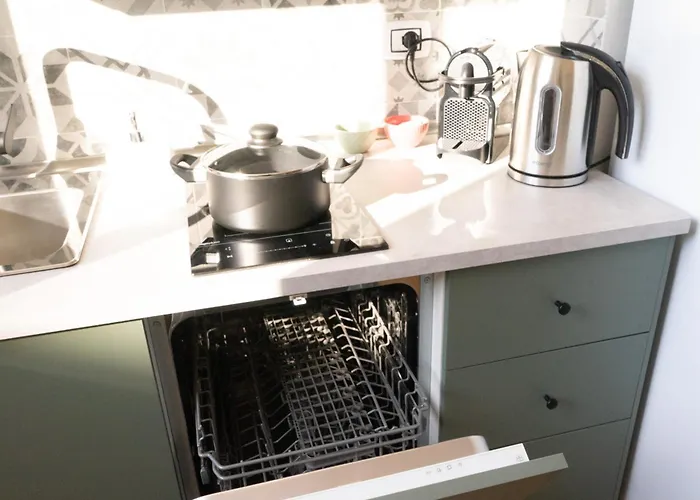 Arcimboldi's Nest - Close To Metro And Train 아파트