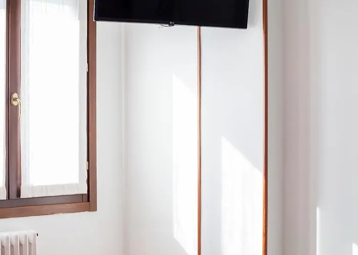 Cozy Design House - 15 Minutes From Navigli-humanitas Mailand