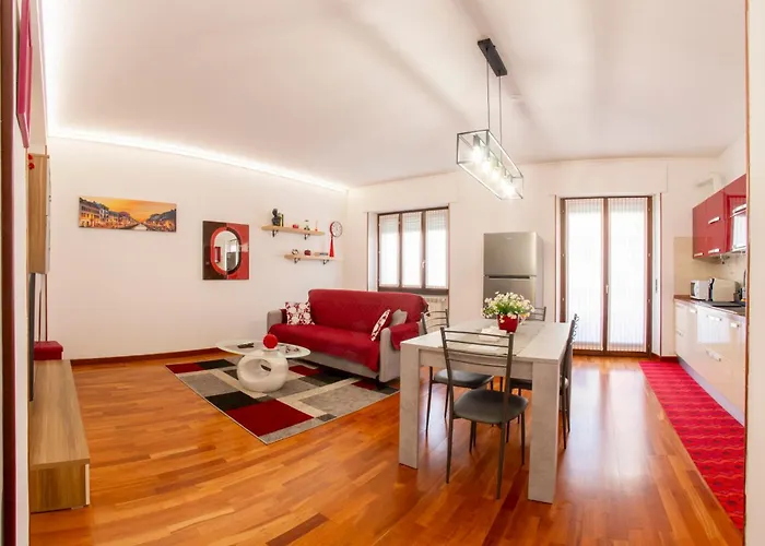 Cozy Design House - 15 Minutes From Navigli-humanitas 아파트